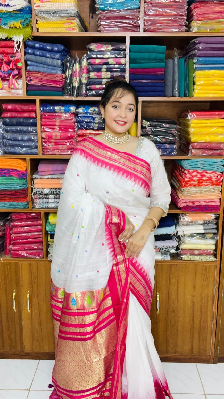 Gadowal Halfsilk Saree with White and Mejenda color